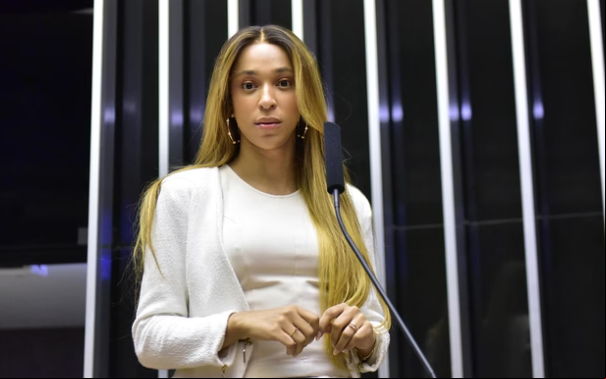 Deputada Erika Hilton na Câmara (Foto: Zeca Ribeiro/Câmara dos Deputados)