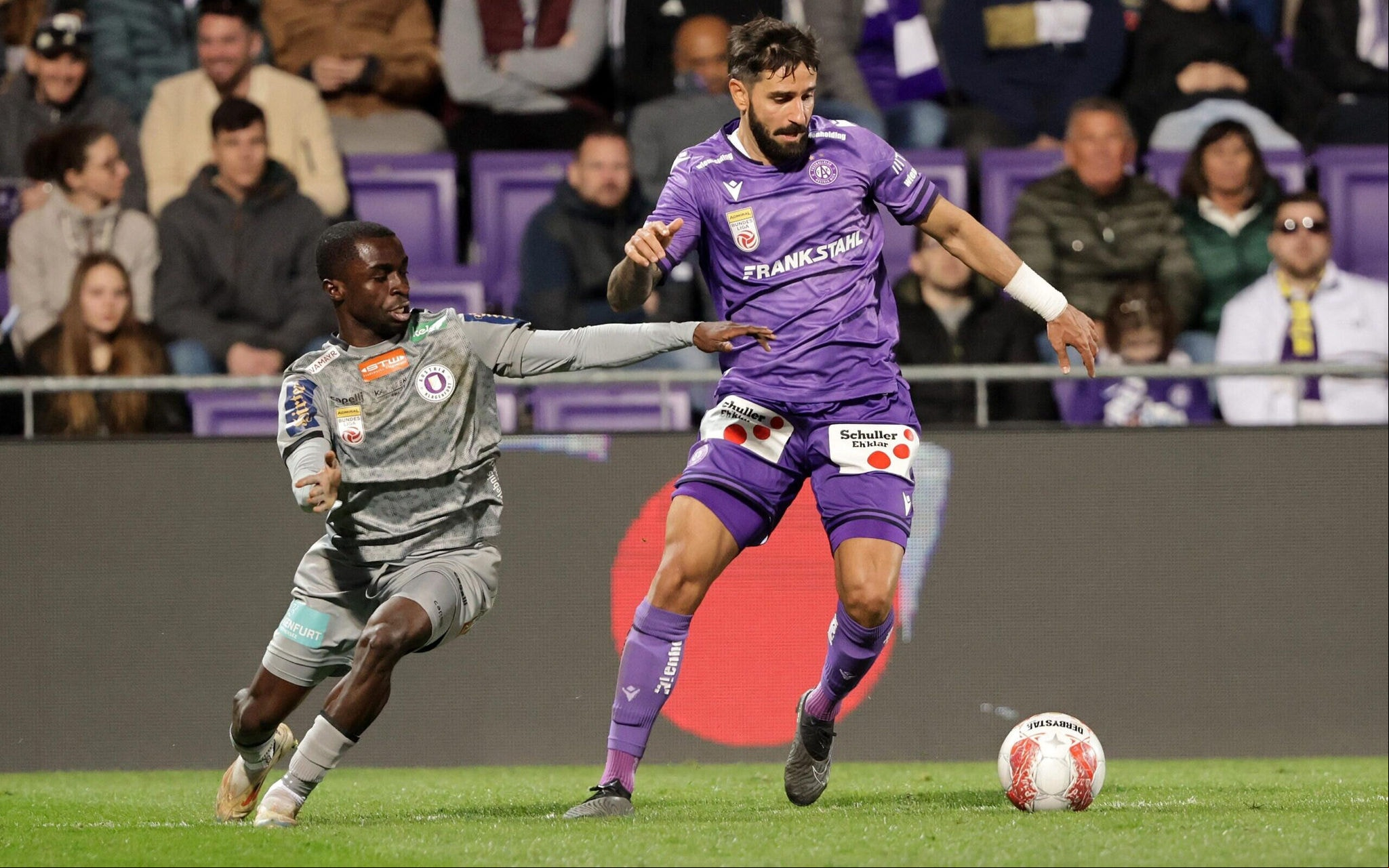 Lucas Galvão durante partida pelo Austrian Wien (Foto: Divulgação/ Austria Wien)