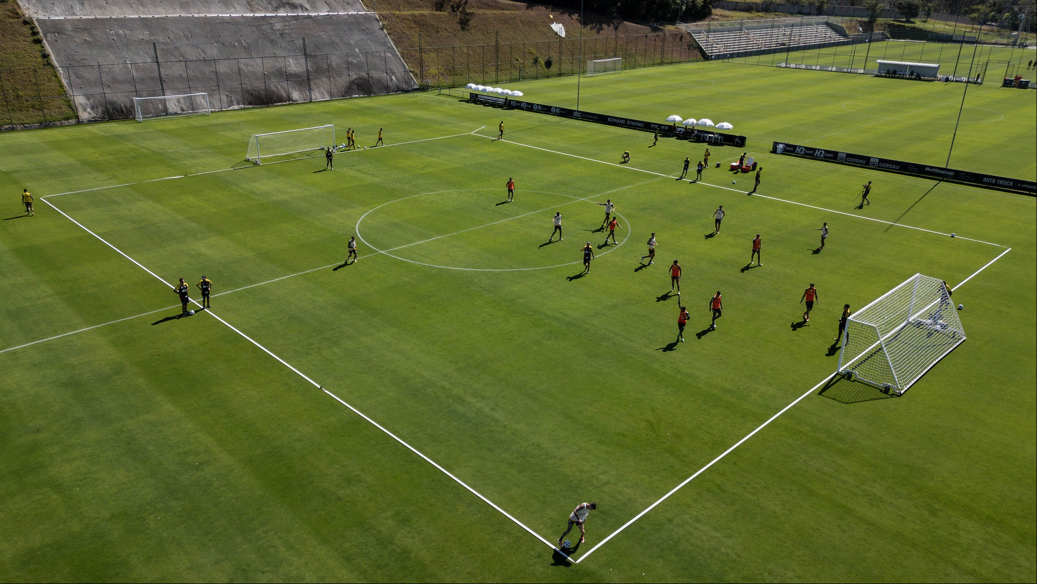 Elenco do Atlético durante treinamento na Cidade do Galo 